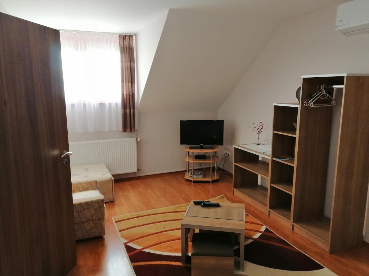 Csipkehaz Apartman Cserkeszőlő 외부 사진