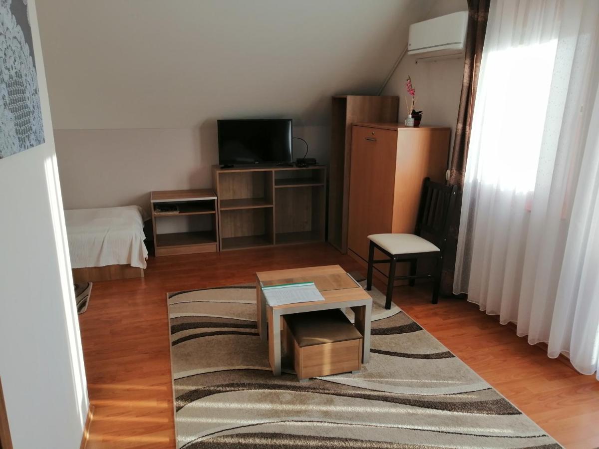 Csipkehaz Apartman Cserkeszőlő 외부 사진