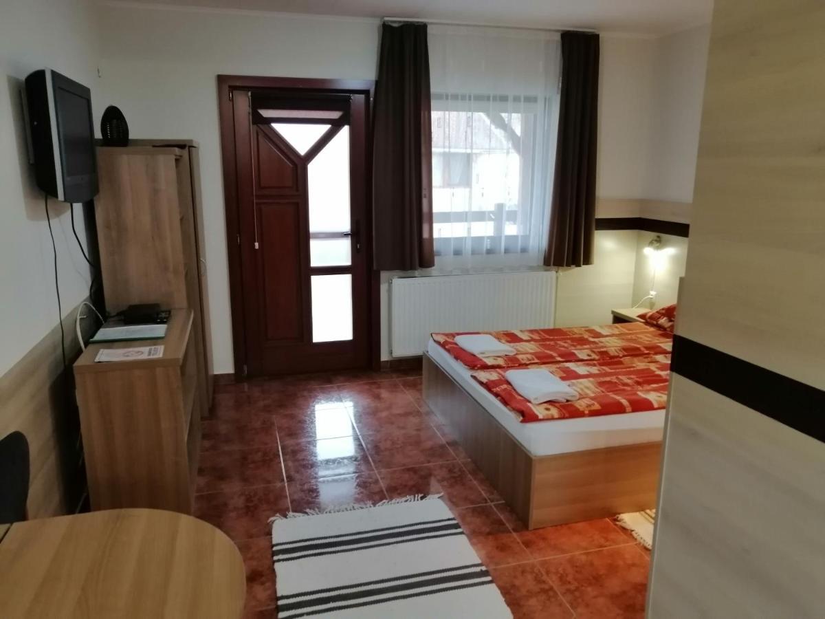Csipkehaz Apartman Cserkeszőlő 외부 사진