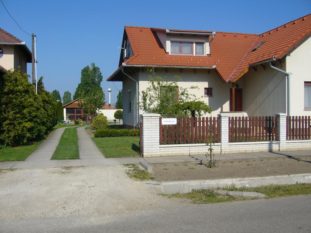 Csipkehaz Apartman Cserkeszőlő 외부 사진