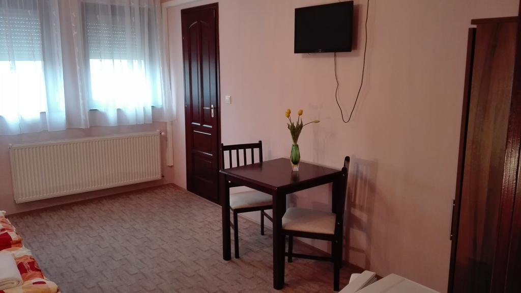 Csipkehaz Apartman Cserkeszőlő 외부 사진